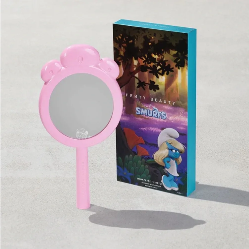 FENTY BEAUTY SMURFETTE N' REFLECT HANDHELD BEAUTY MIRROR